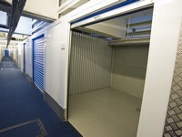 Box self storage